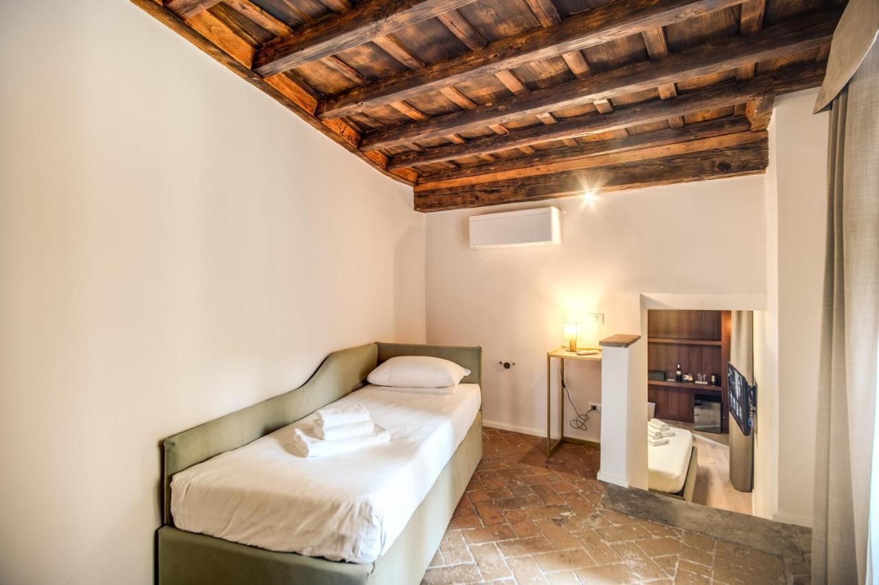 Capranica Private Suites Roma Exterior foto